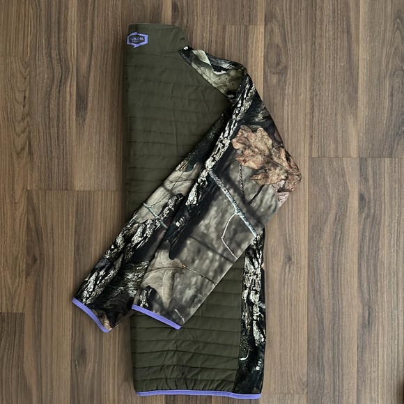 Yukon Gear zip front, front pocket jacket - Picture 2 of 3